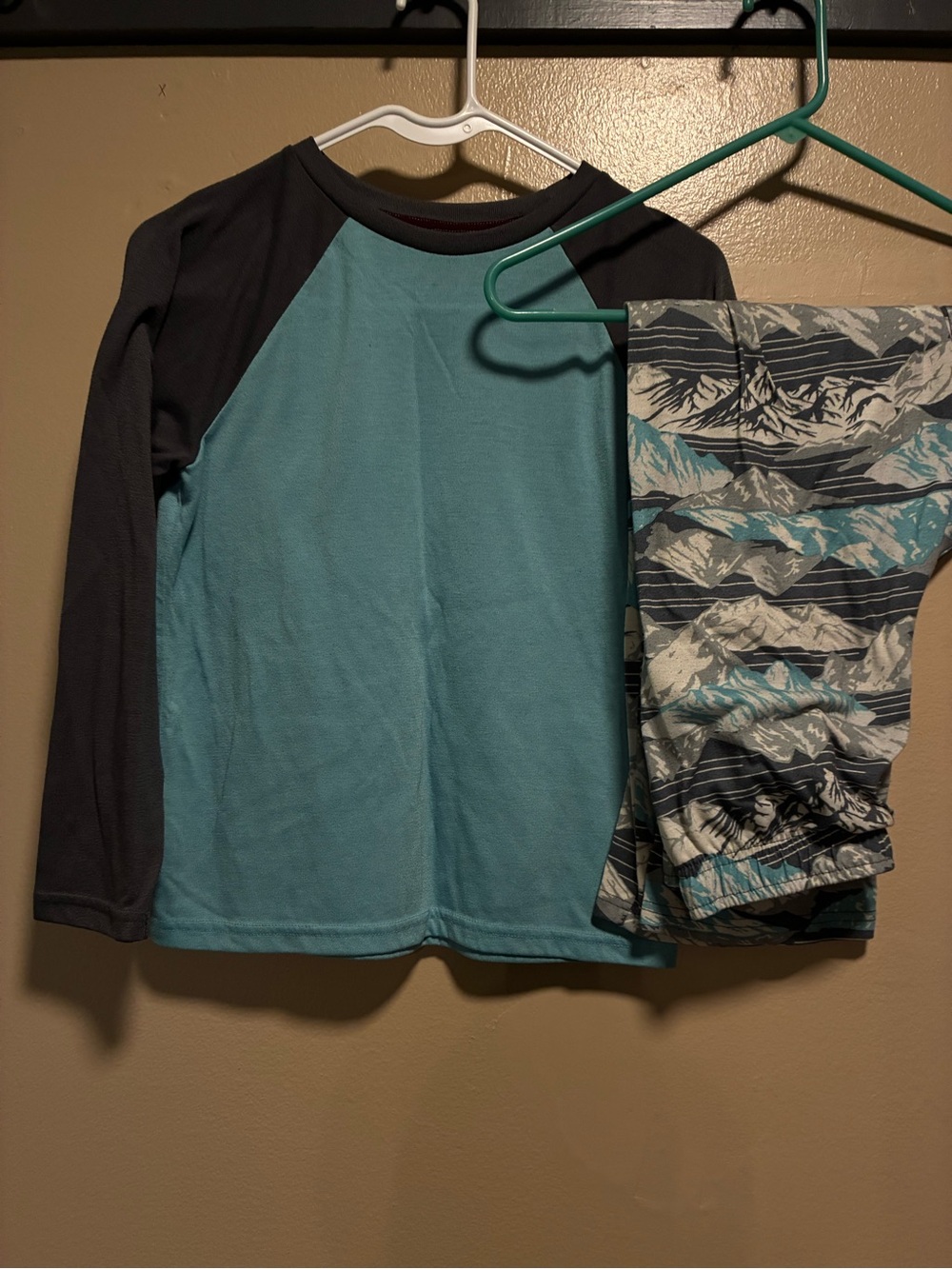 Sonoma Raglan Long-Sleeve Pajama Set in Teal and Black with Patterned Shorts